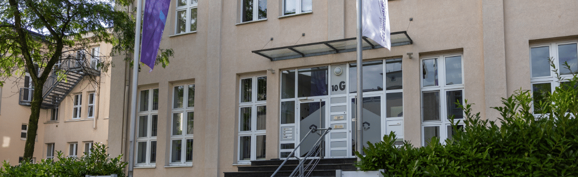 Fachhochschule des Mittelstands Profil Header Bild